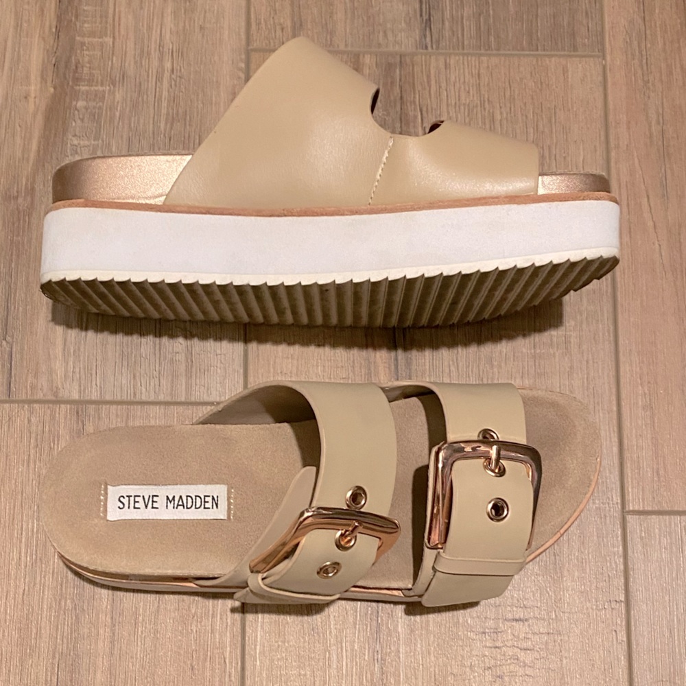 Steve Madden | Peer Buckle Platform Slides